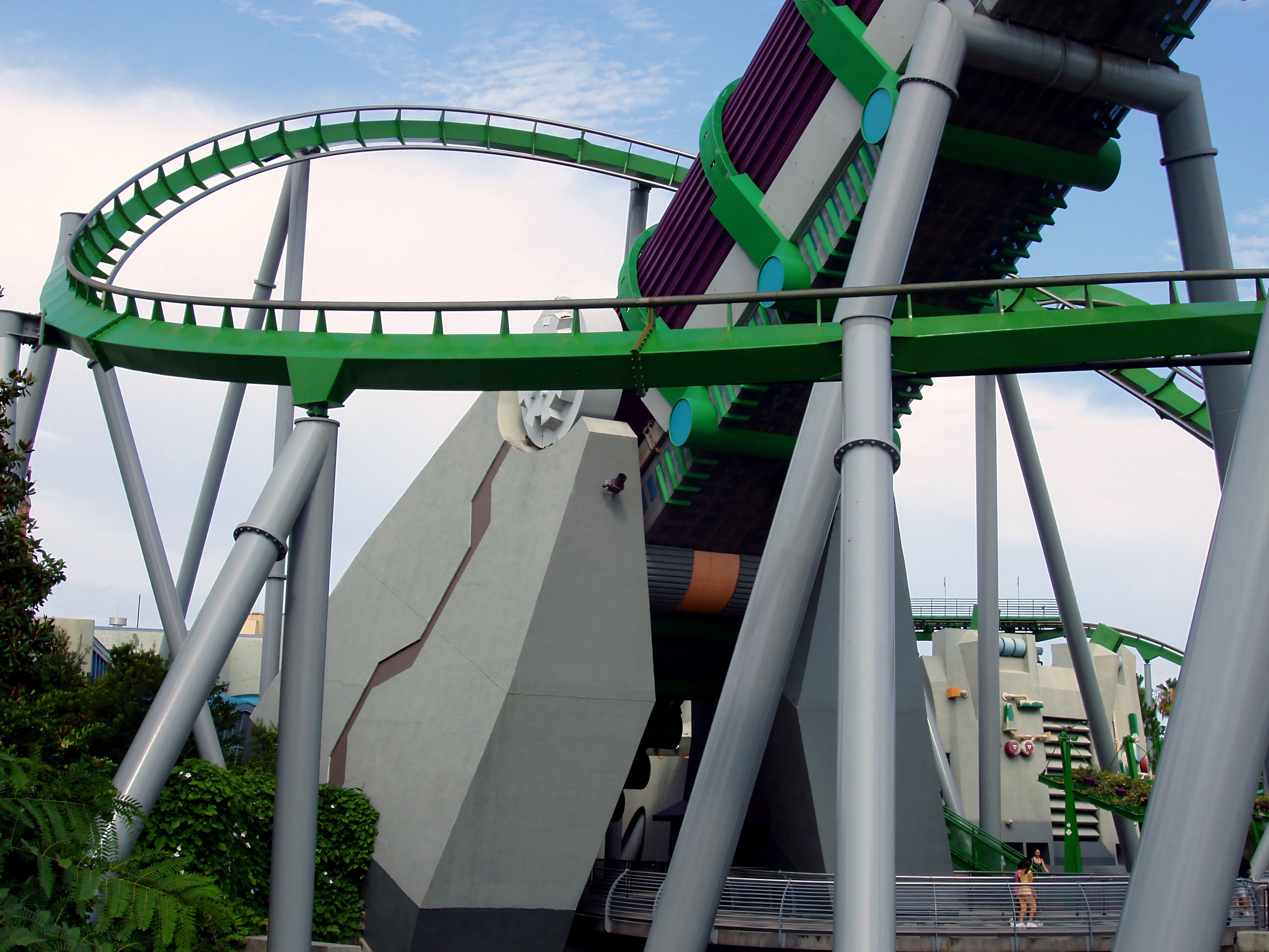 Loop and launch tube close-up, The Incredible Hulk Coaster, July 2006