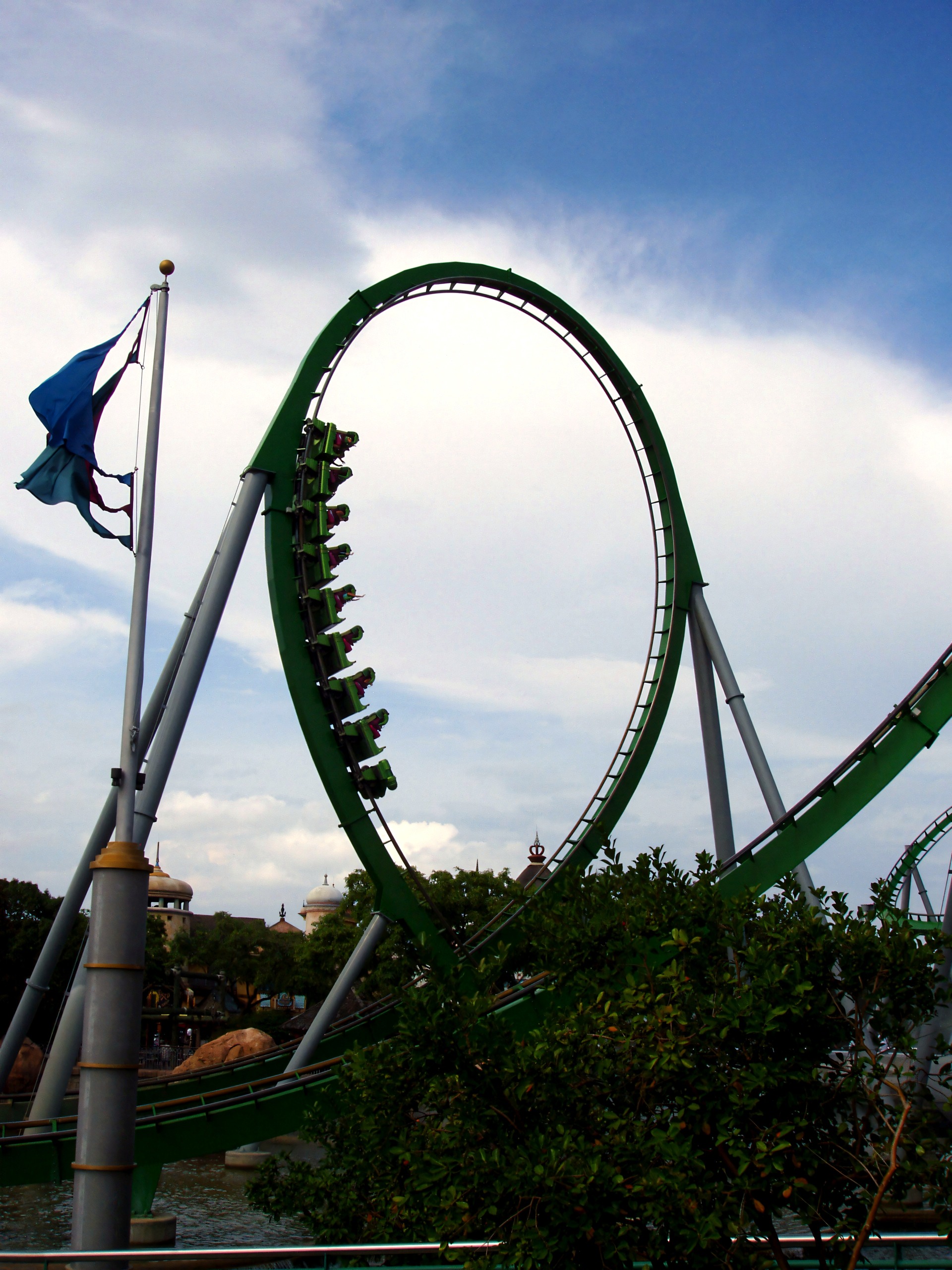 Vertical loop and flagpole, The Incredible Hulk Coaster, July 2006