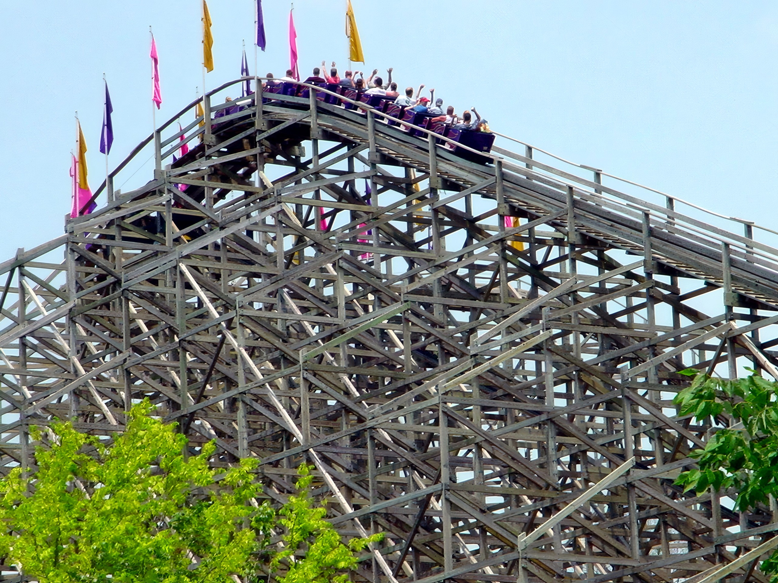 A full Legend train on top of the lift hill, July 2002