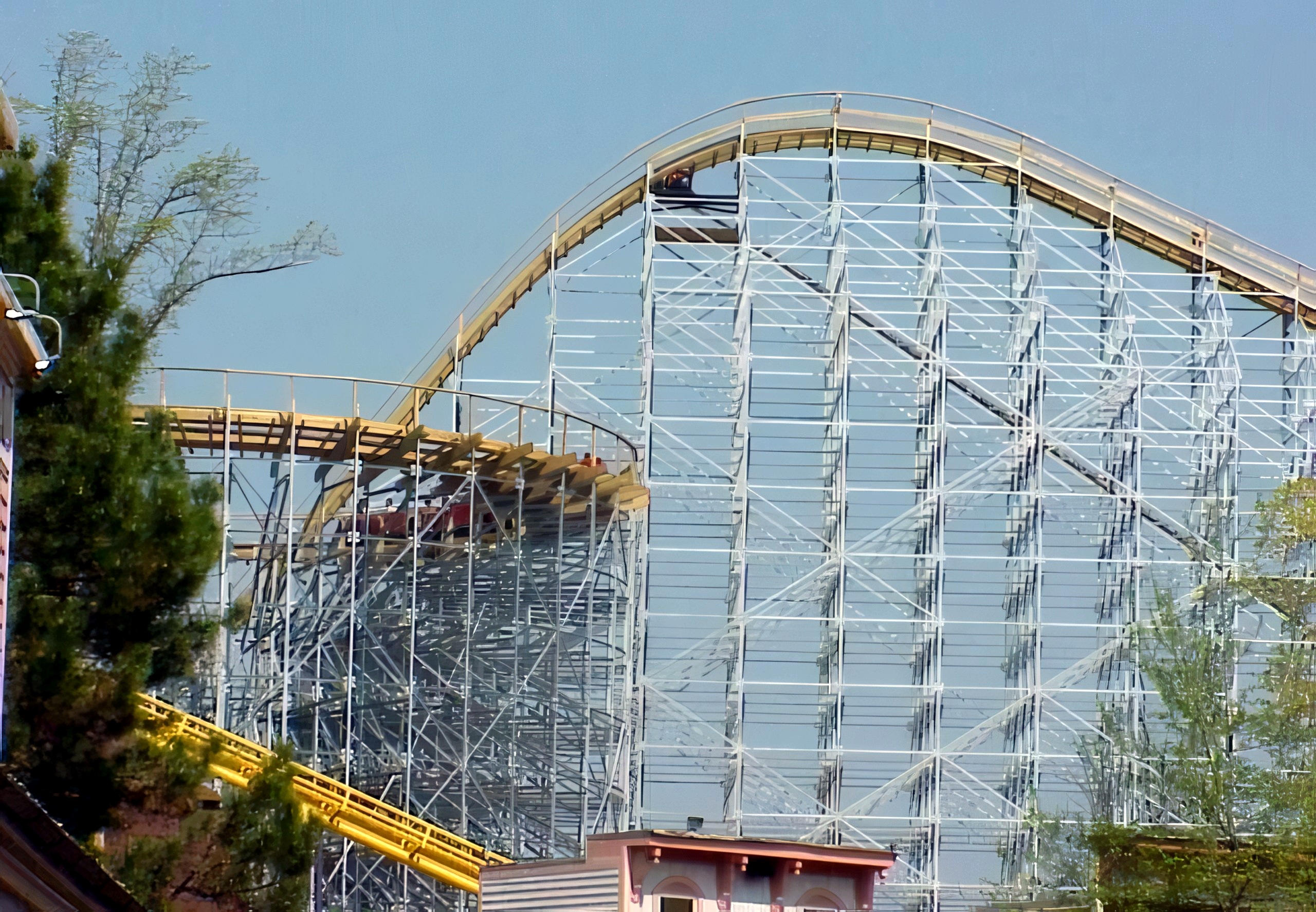 The Villain's lift hill crest against a blue sky at Geauga Lake, May 2000