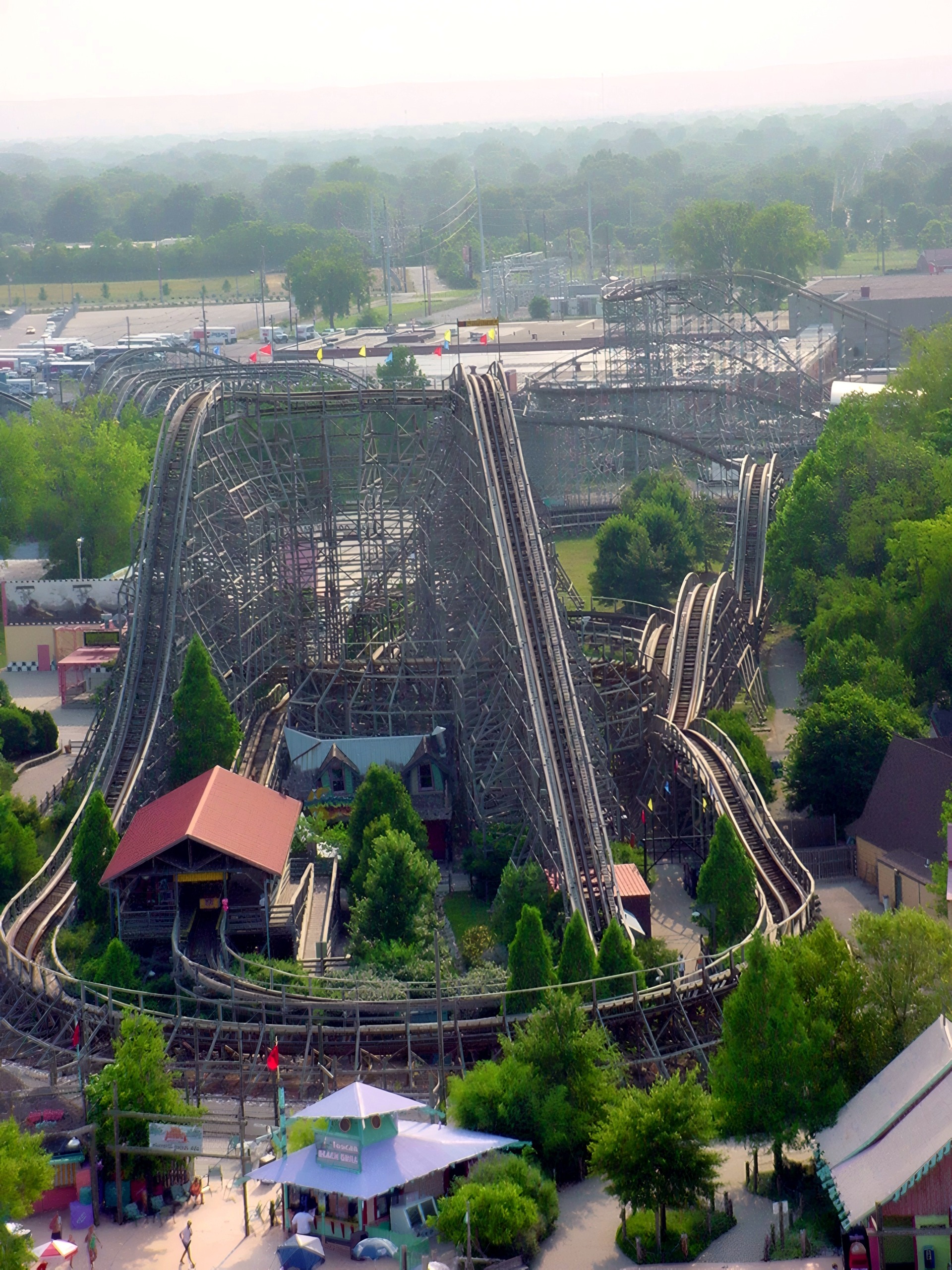 Thunder Run's turnaround, return hills and station above the Toucan Beach Grill at Six Flags Kentucky Kingdom, July 2002