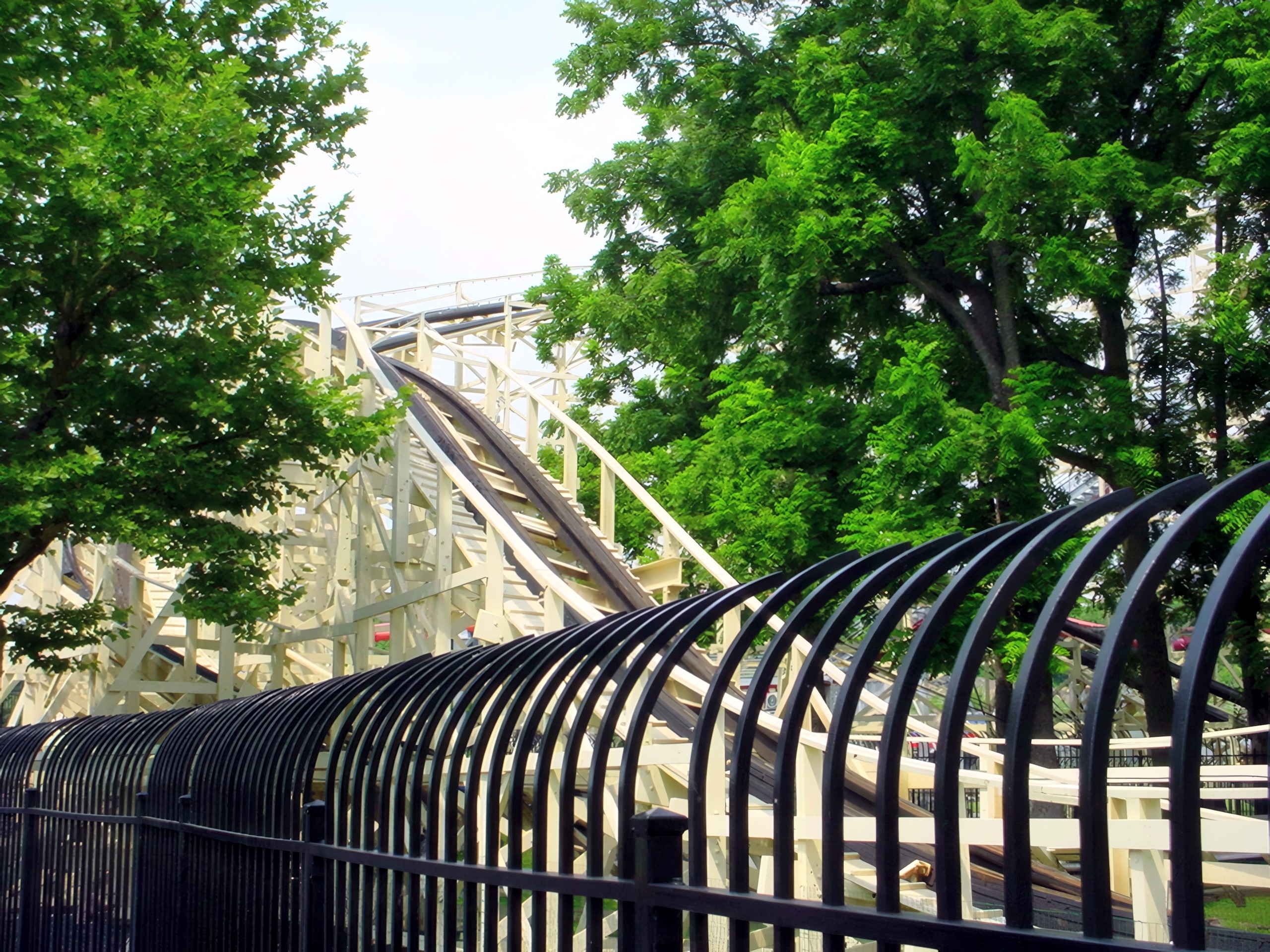 Thunderhawk's track and structure behind the fence at Dorney Park, July 2001