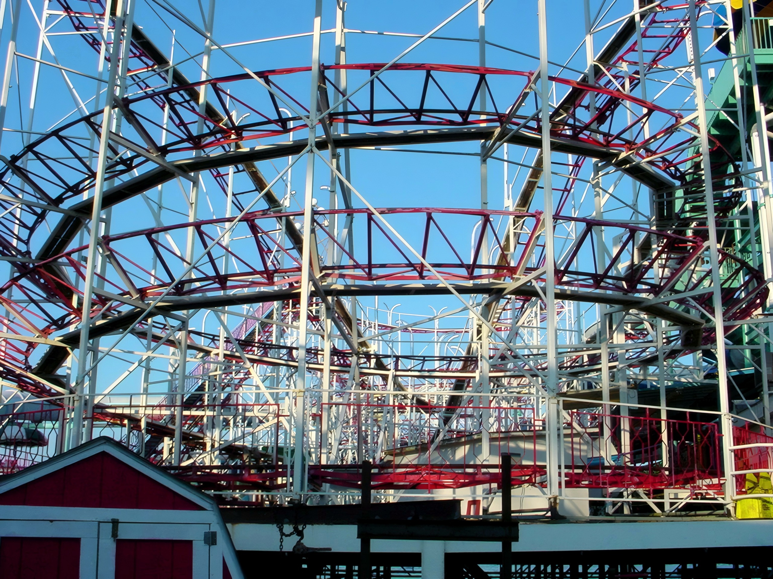 The Tig'rr Coaster's stacked red-and-white turns at Indiana Beach, June 2002