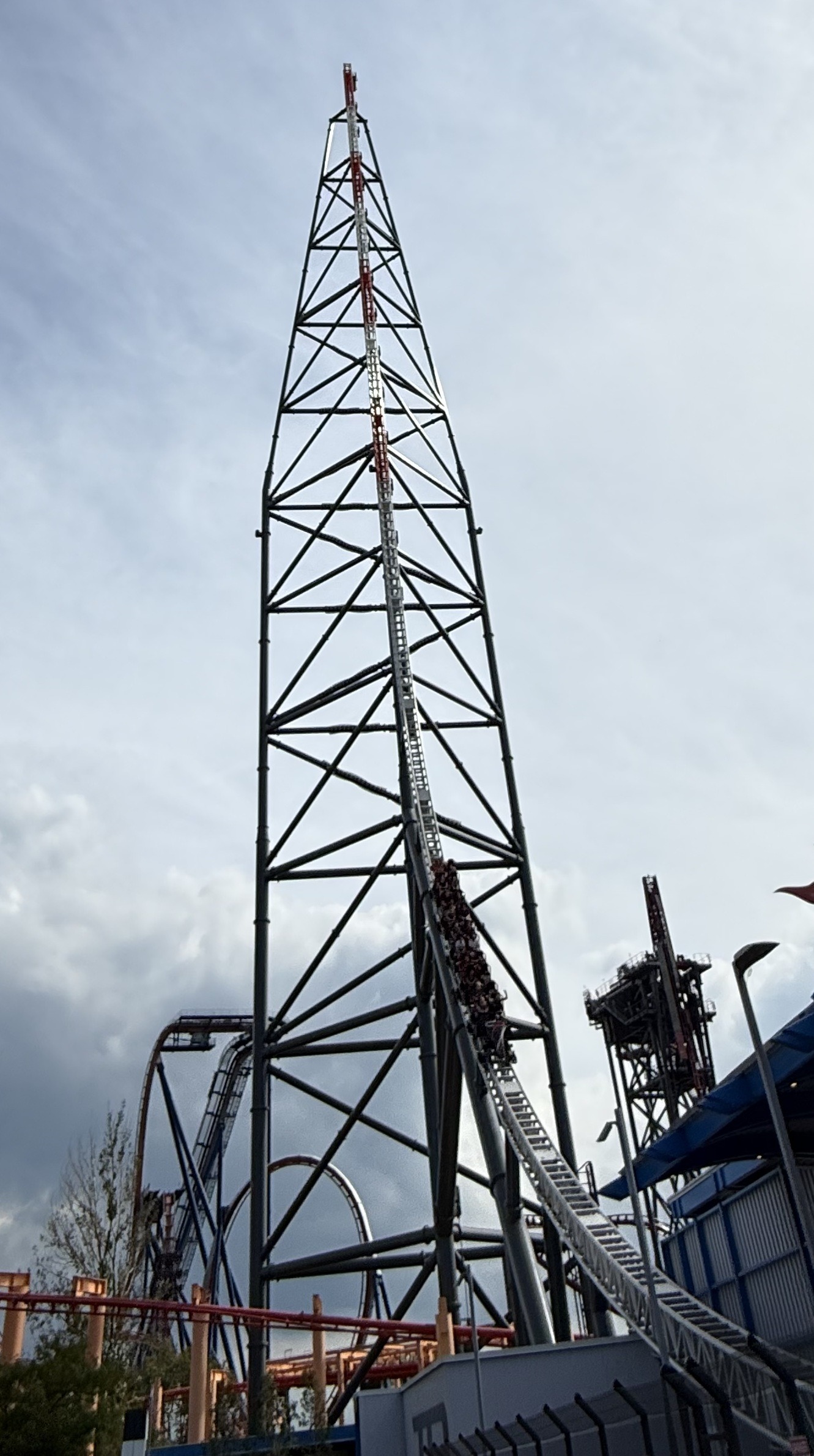 The Top Thrill 2 rear spike with a train climbing it