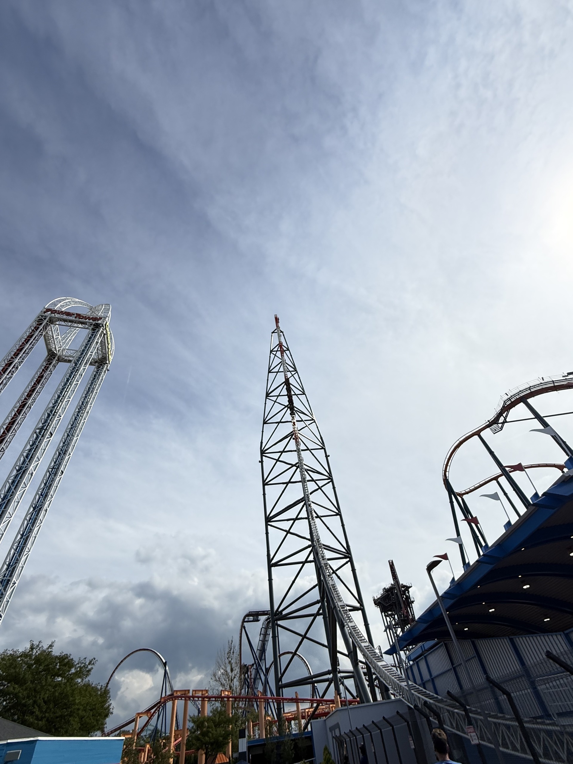 The Top Thrill 2 spike and top hat together