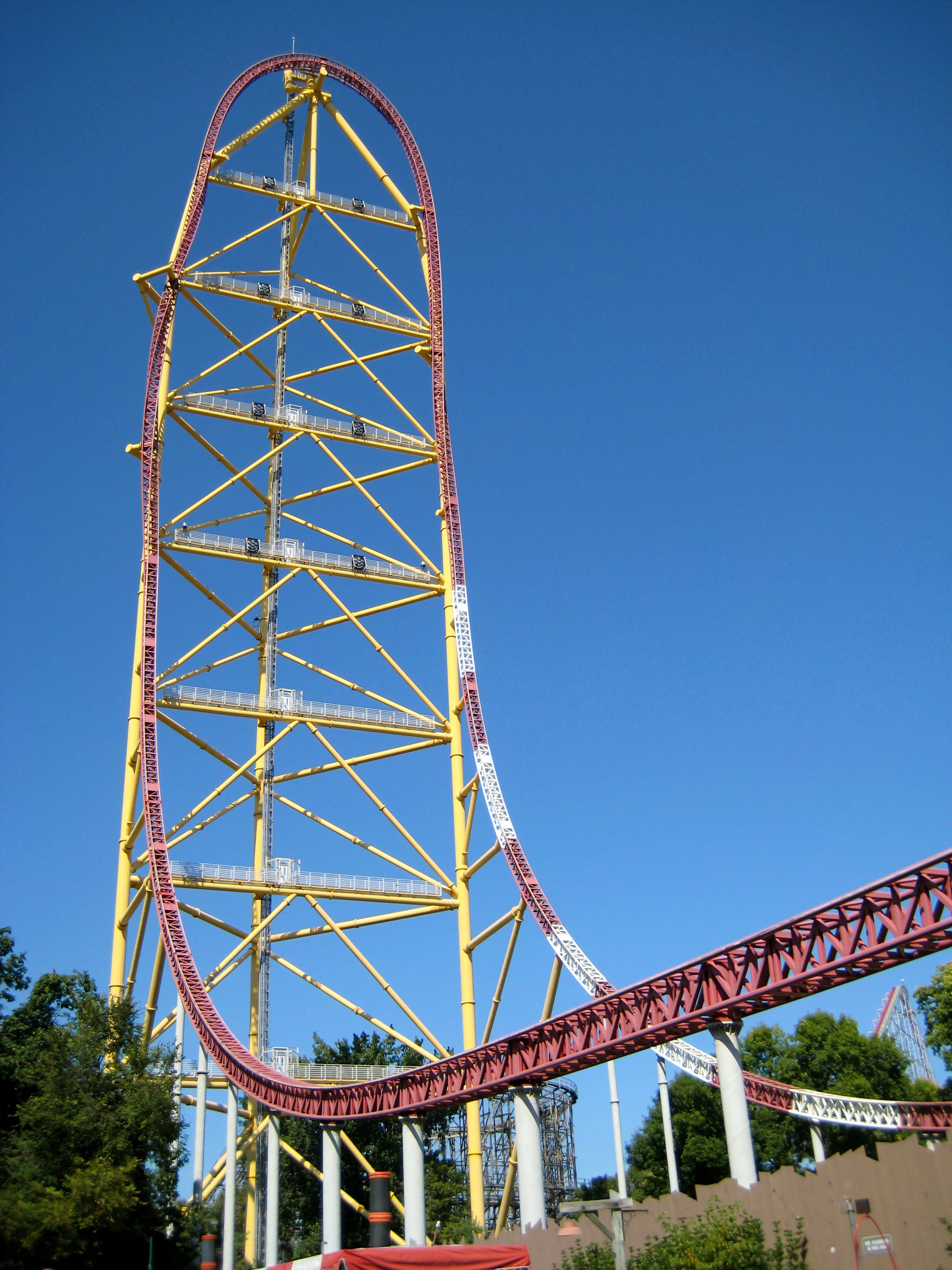 Same launch coaster tower and top hat, closer angle, Top Thrill Dragster, September 2007