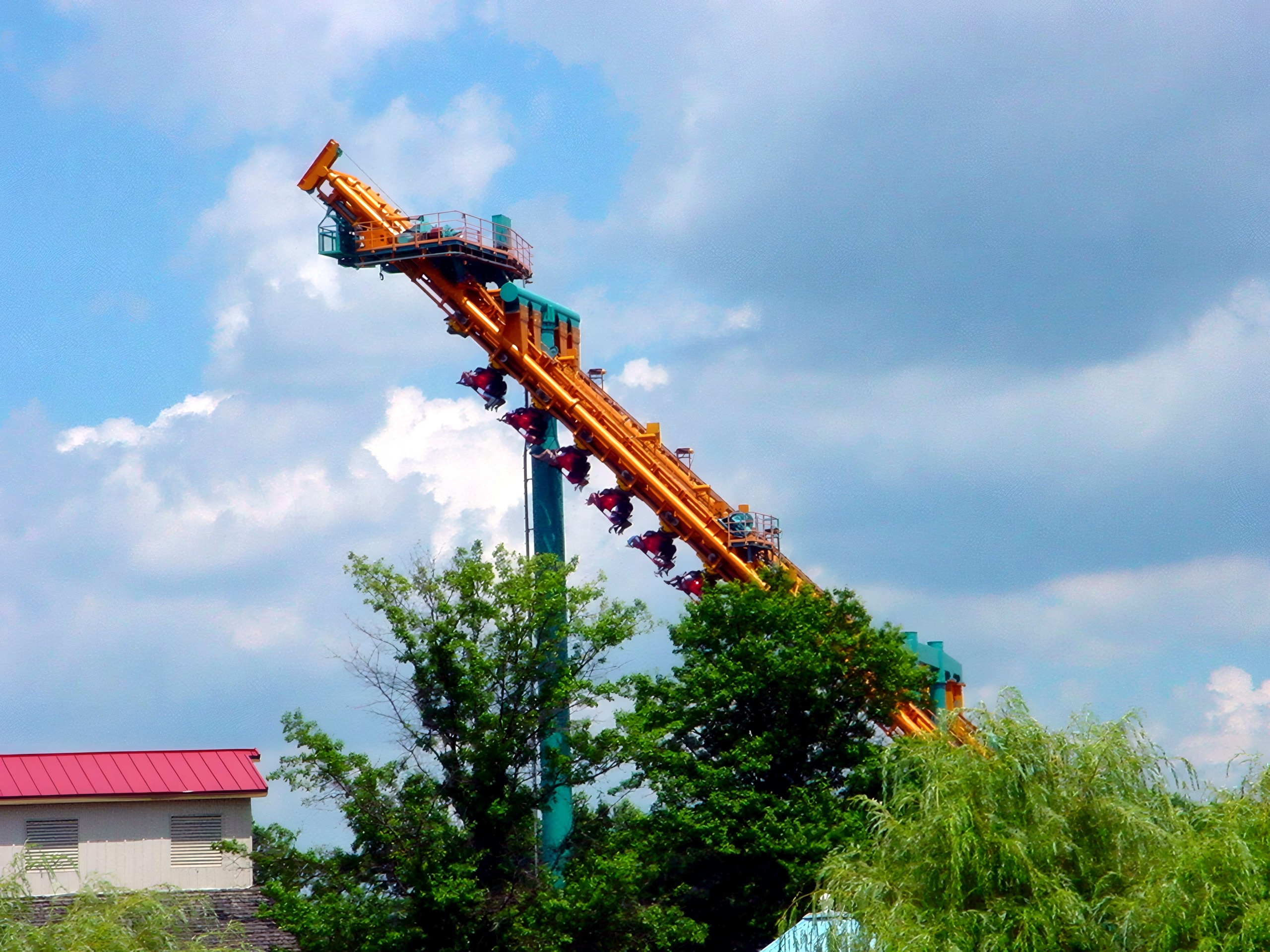 A Two-Face: The Flip Side train climbing the vertical lift tower at Six Flags America, July 2001