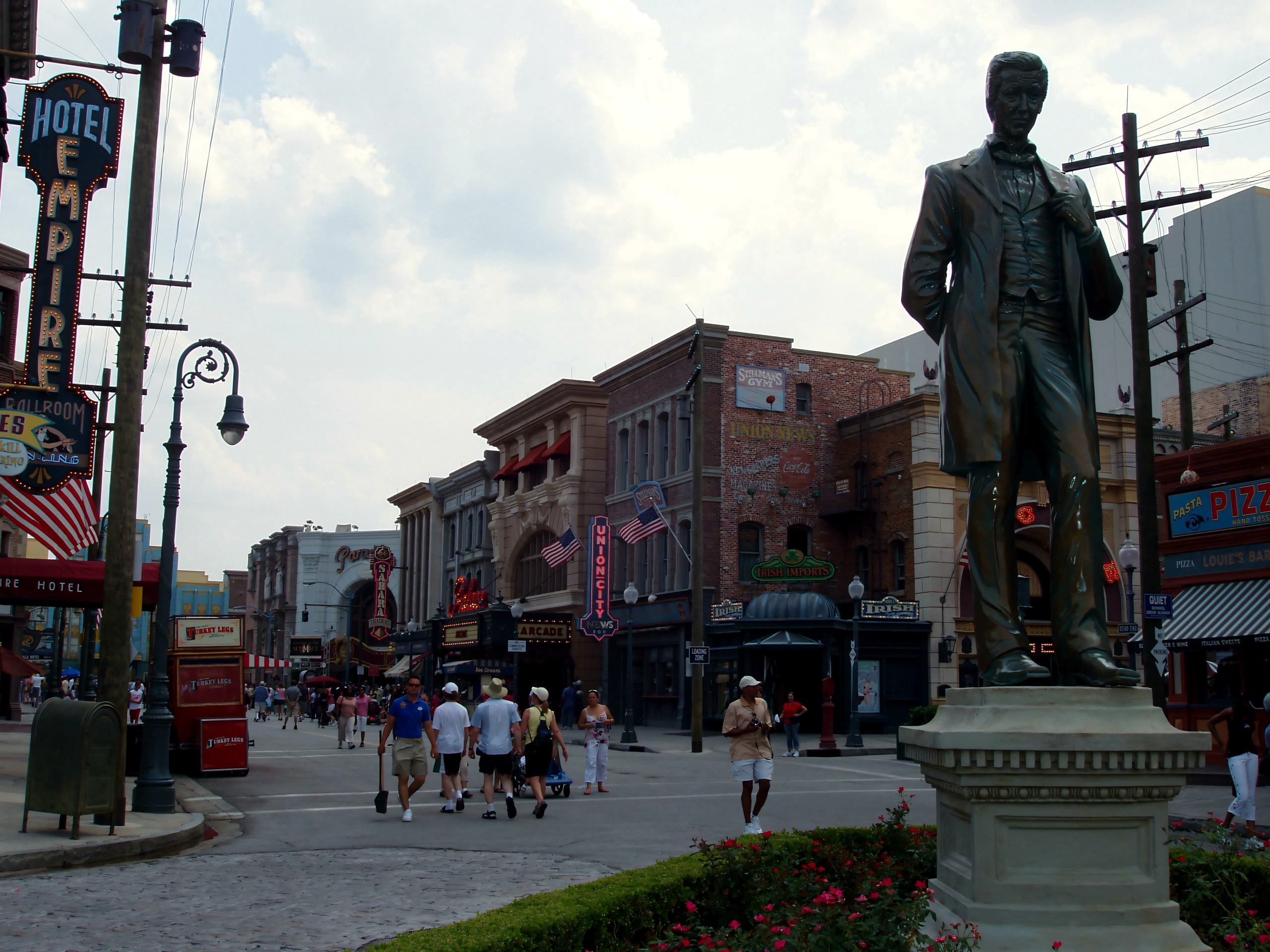 Lincoln statue on the New York backlot street, Universal Studios Florida, June 2006