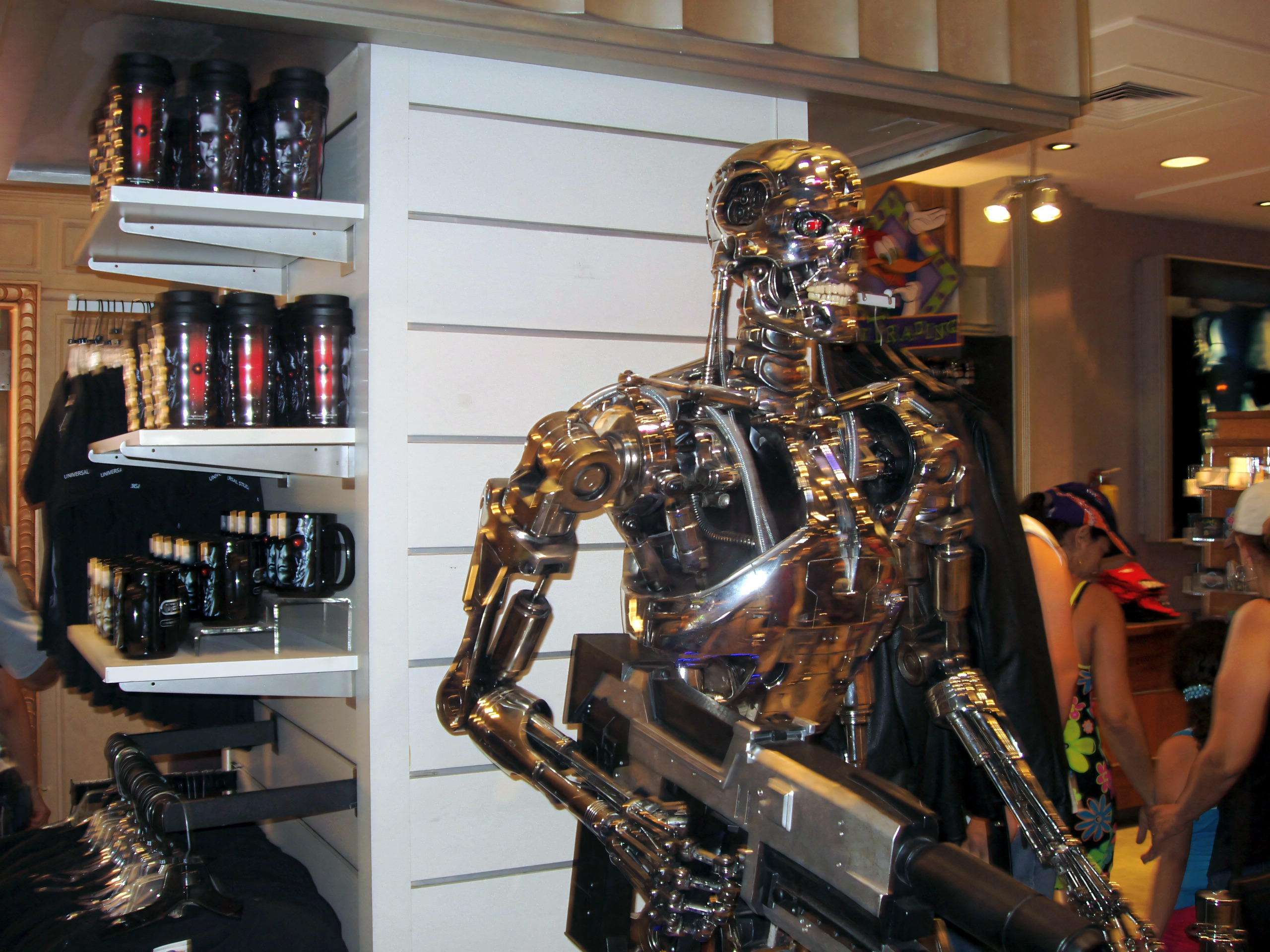 T-800 endoskeleton display in the Terminator gift shop, Universal Studios Florida, June 2006