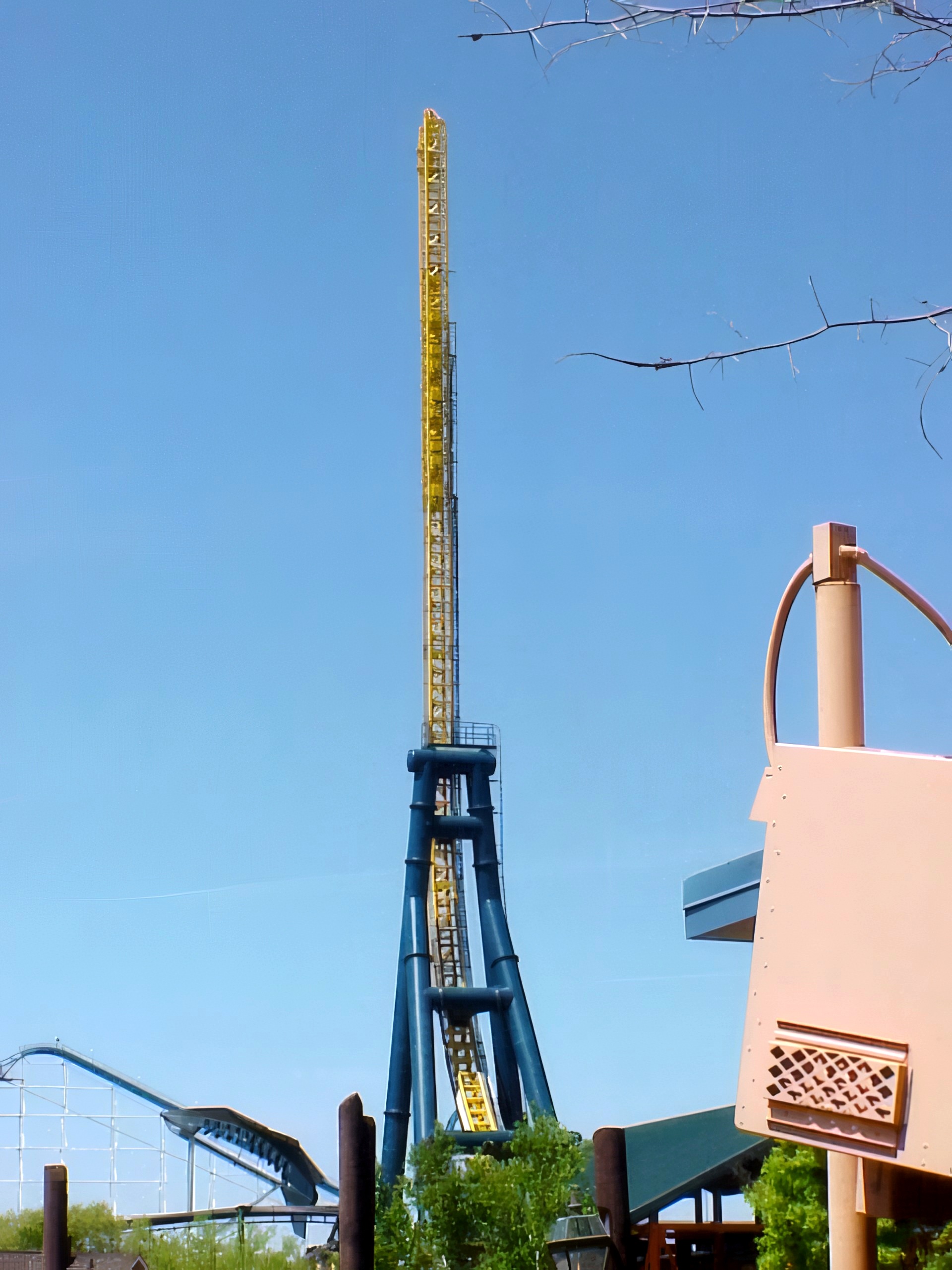 The Vertical Velocity vertical rear spike above the midway at Six Flags Great America, May 2001