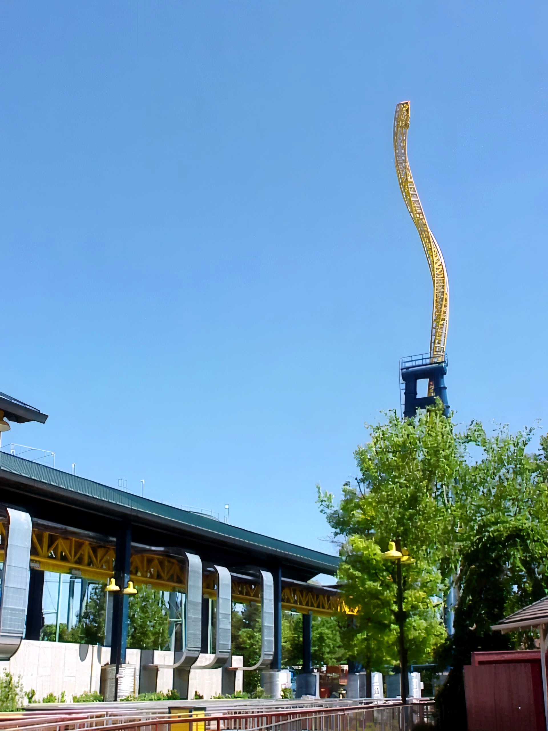 Vertical Velocity's twisted spike above the station building at Six Flags Great America