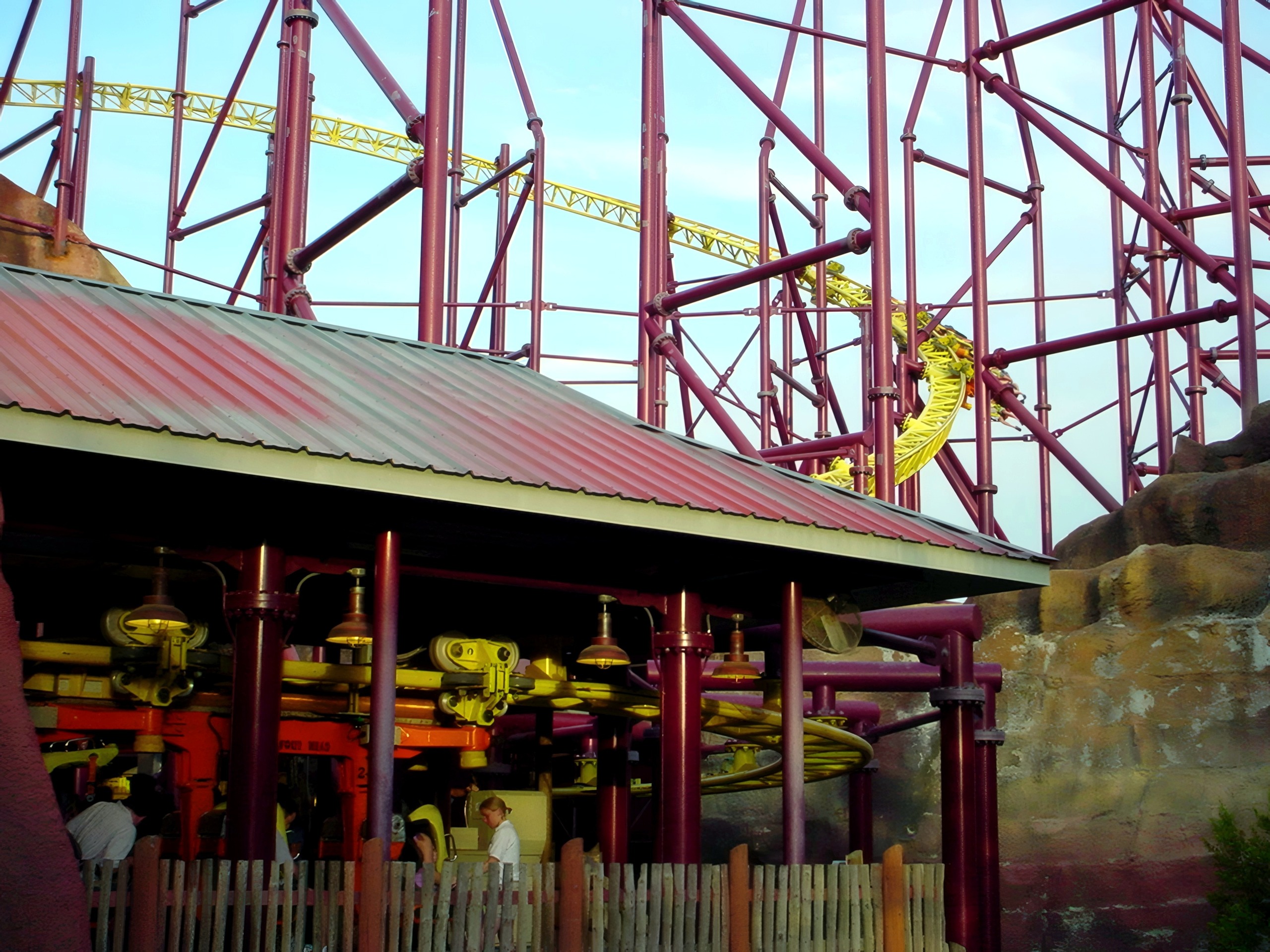 The Volcano station with the track looping above the queue, July 2001