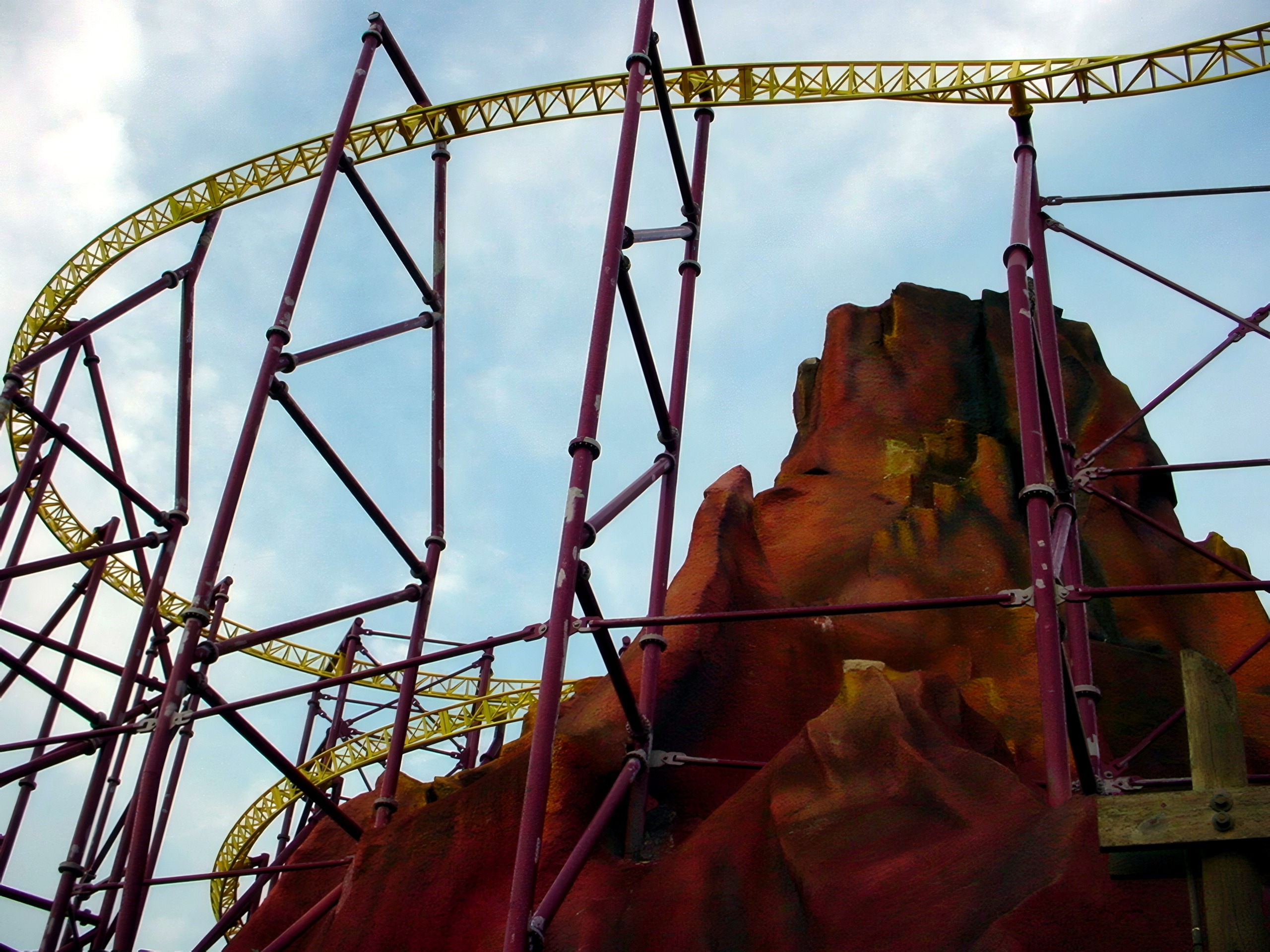 Volcano's track curving past the mountain, July 2001