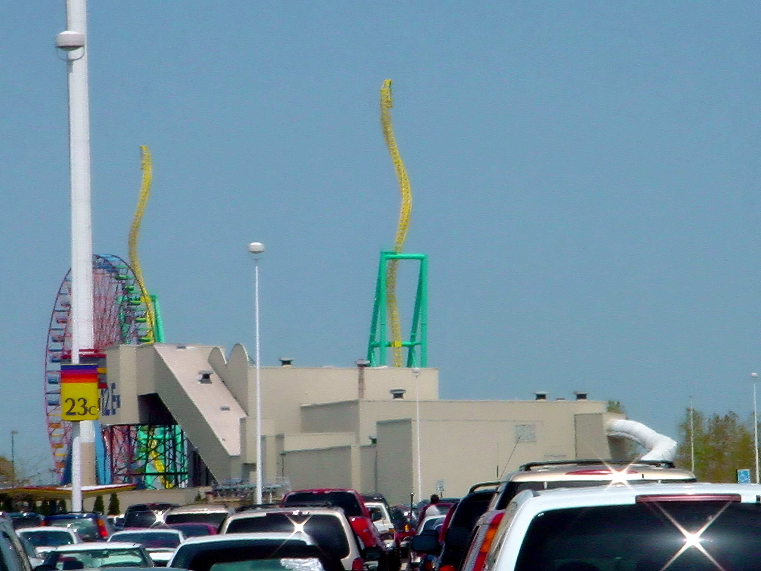 Wicked Twister's spike beside the Giant Wheel from the parking lot, May 2002