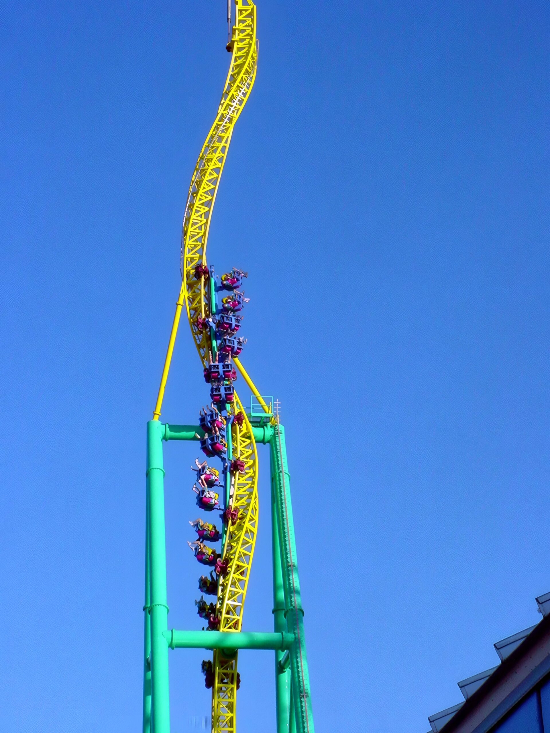 A Wicked Twister train at the top of the spike, July 2003