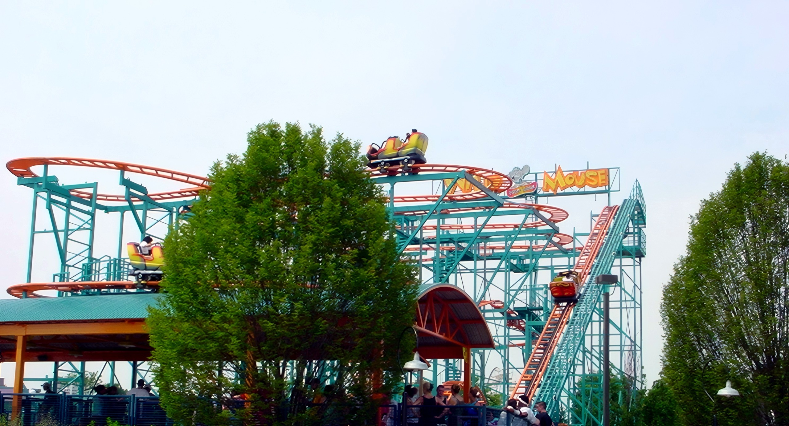 Wild Mouse cars on the upper track above the station at Dorney Park, July 2001