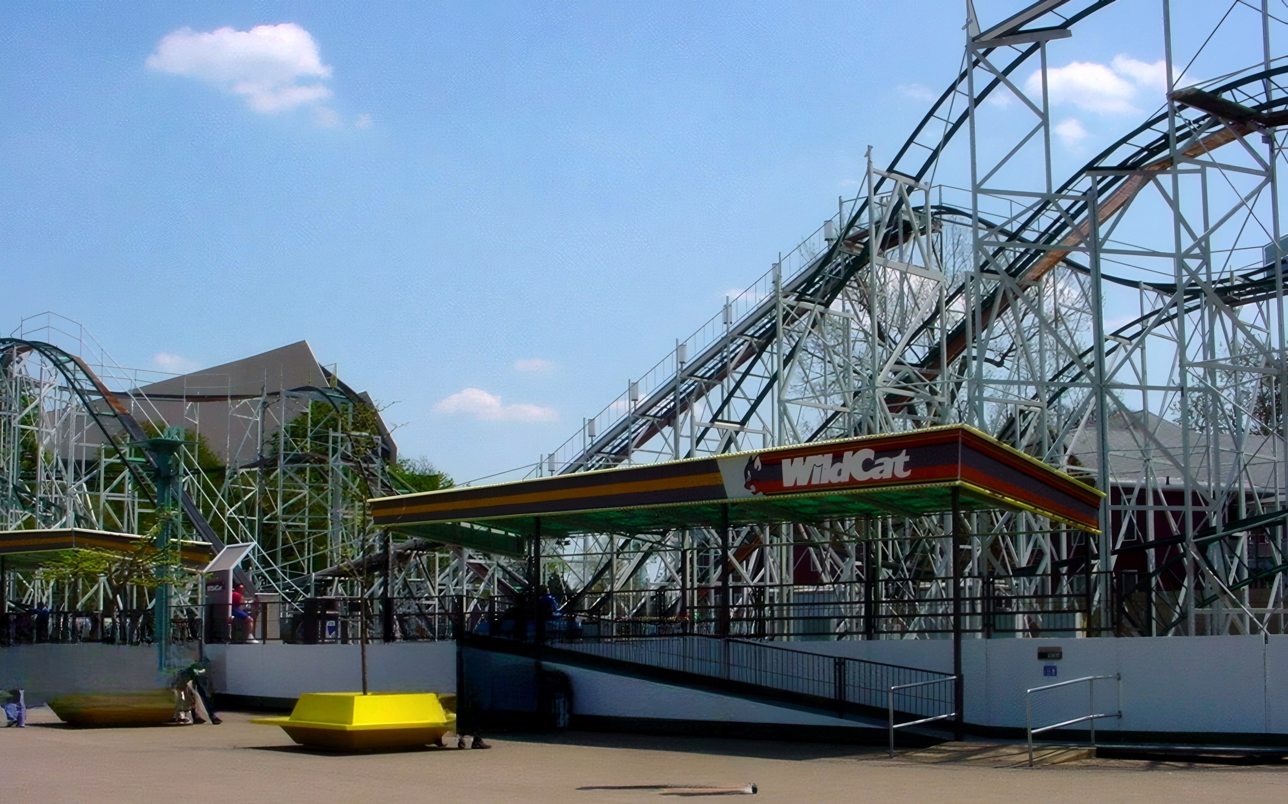 The WildCat station canopy and track at Cedar Point, May 2002