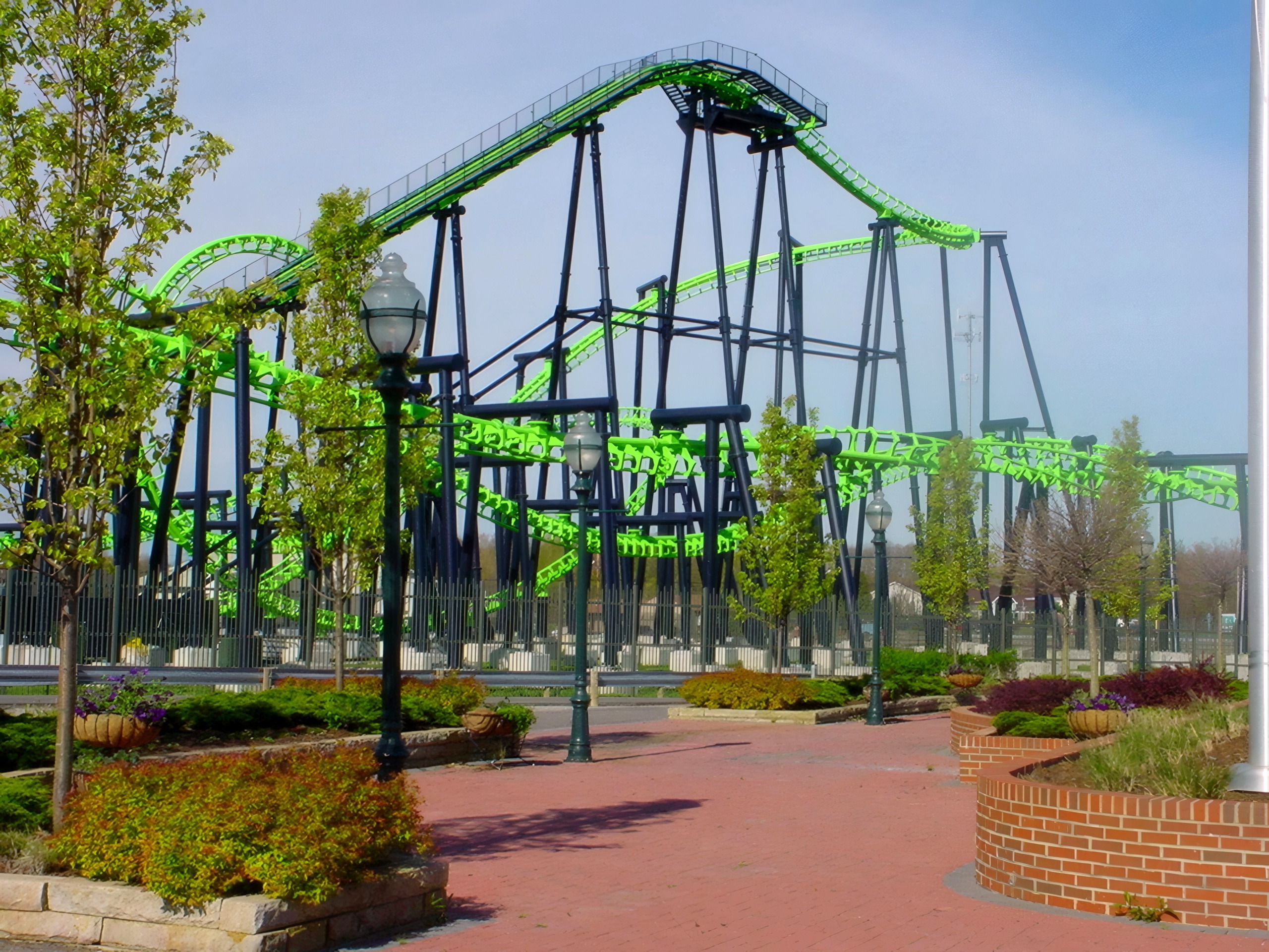 X-Flight's lift towers and layout from the landscaped midway, May 2002