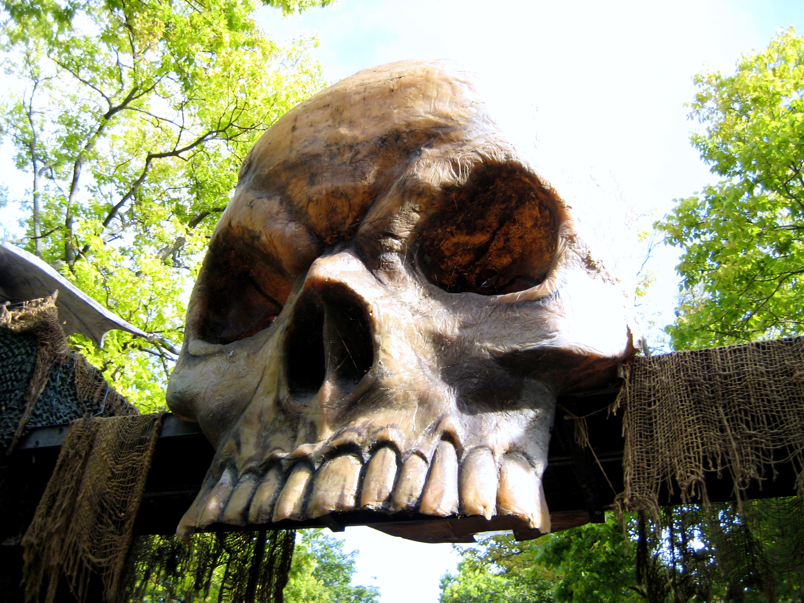 The giant skull prop over a HalloWeekends Fright Zone entrance at Cedar Point, September 2007