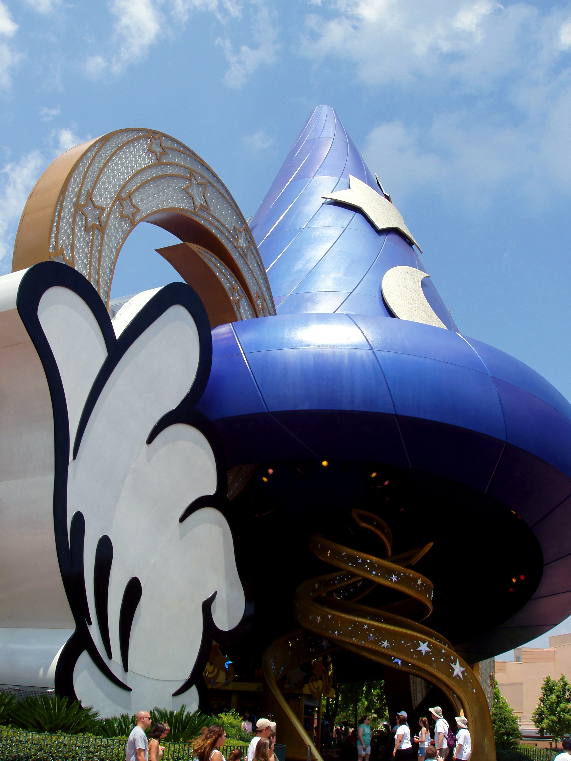 Sorcerer Mickey's giant hat icon, Disney's Hollywood Studios, June 2006
