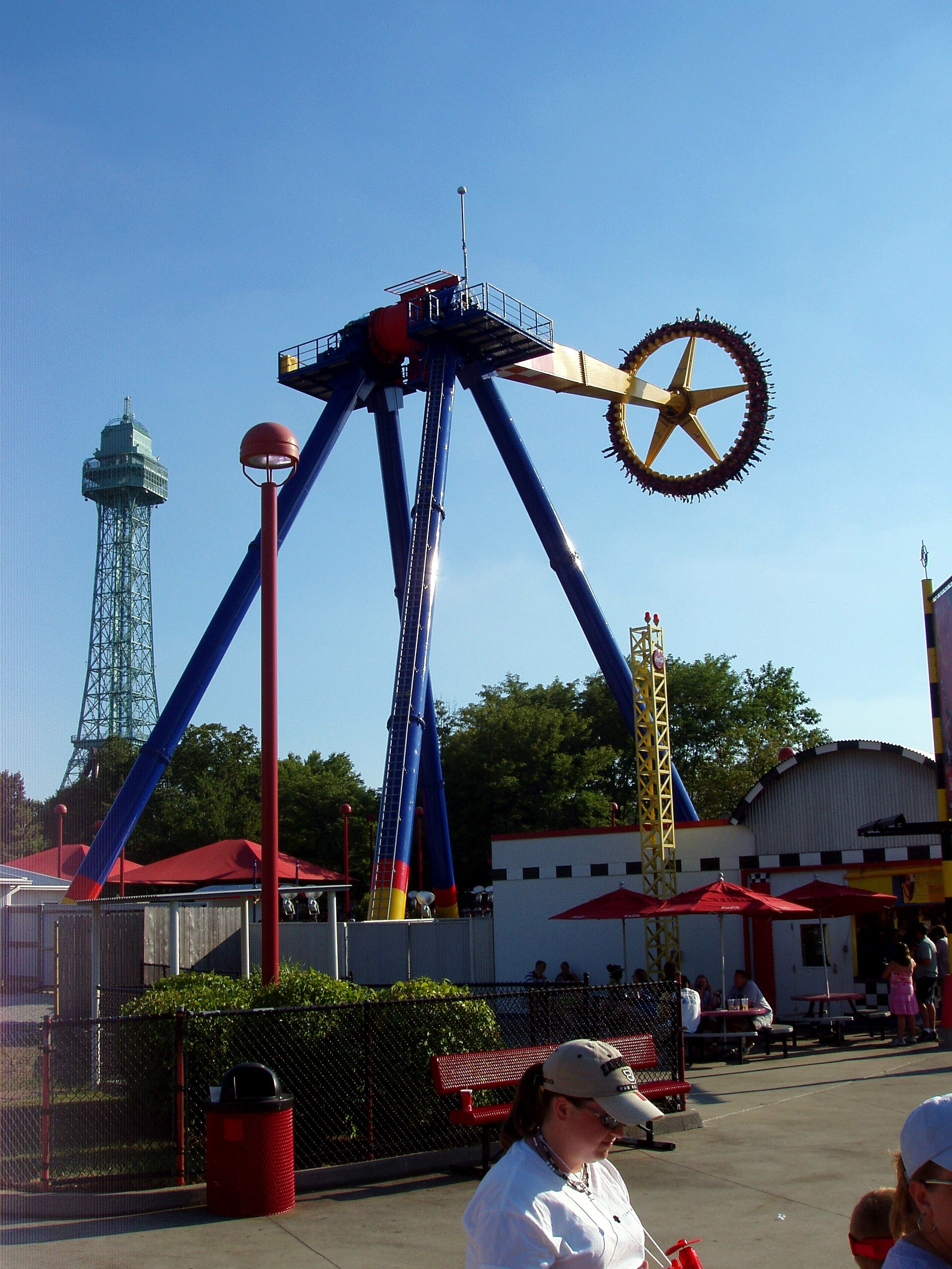 Delirium swinging high beside the Eiffel Tower at Paramount's Kings Island, July 2005