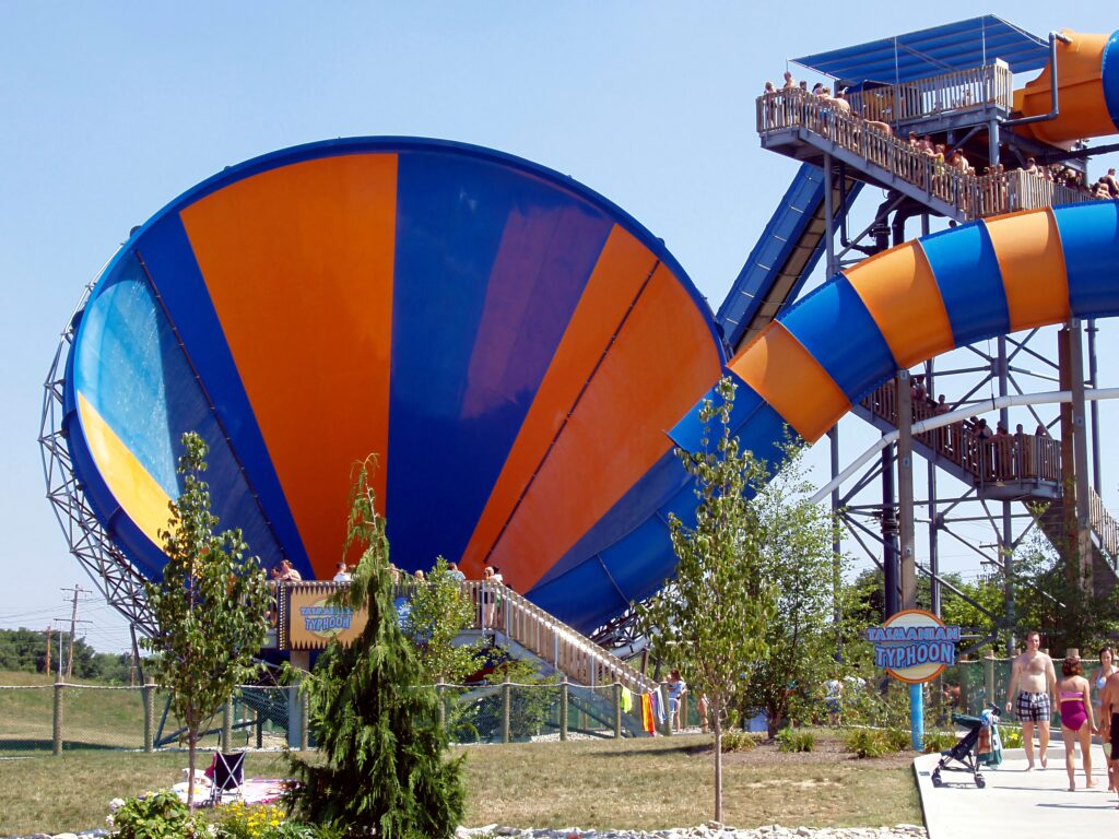 The orange and blue Tasmanian Typhoon funnel water slide and its tower at Kings Island's water park, then Boomerang Bay and now Soak City, July 2005
