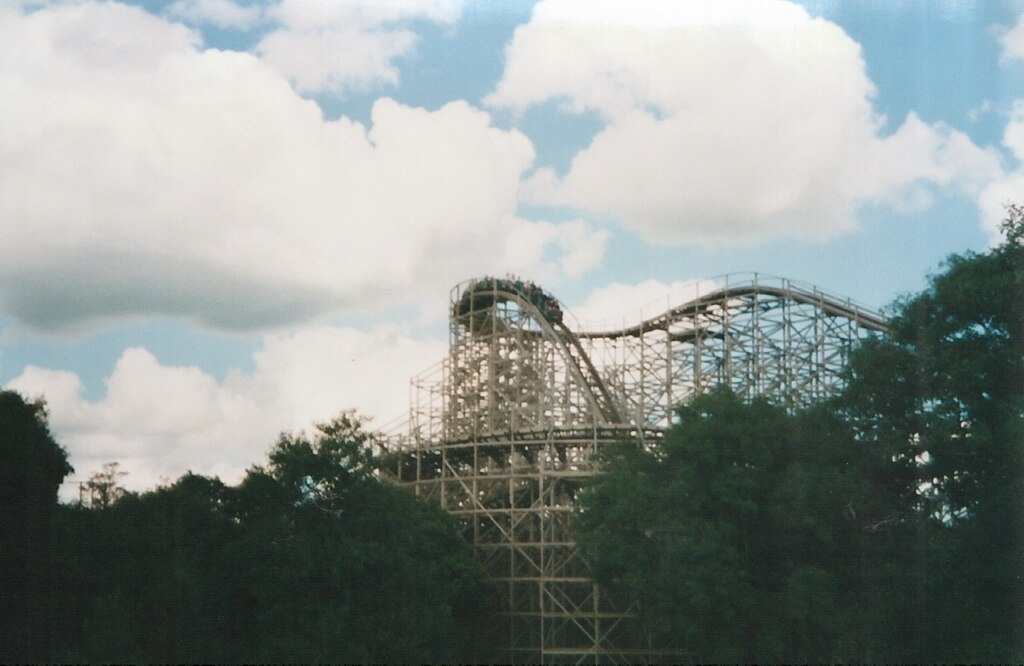 Theme Park Season Pass Black Friday Deals