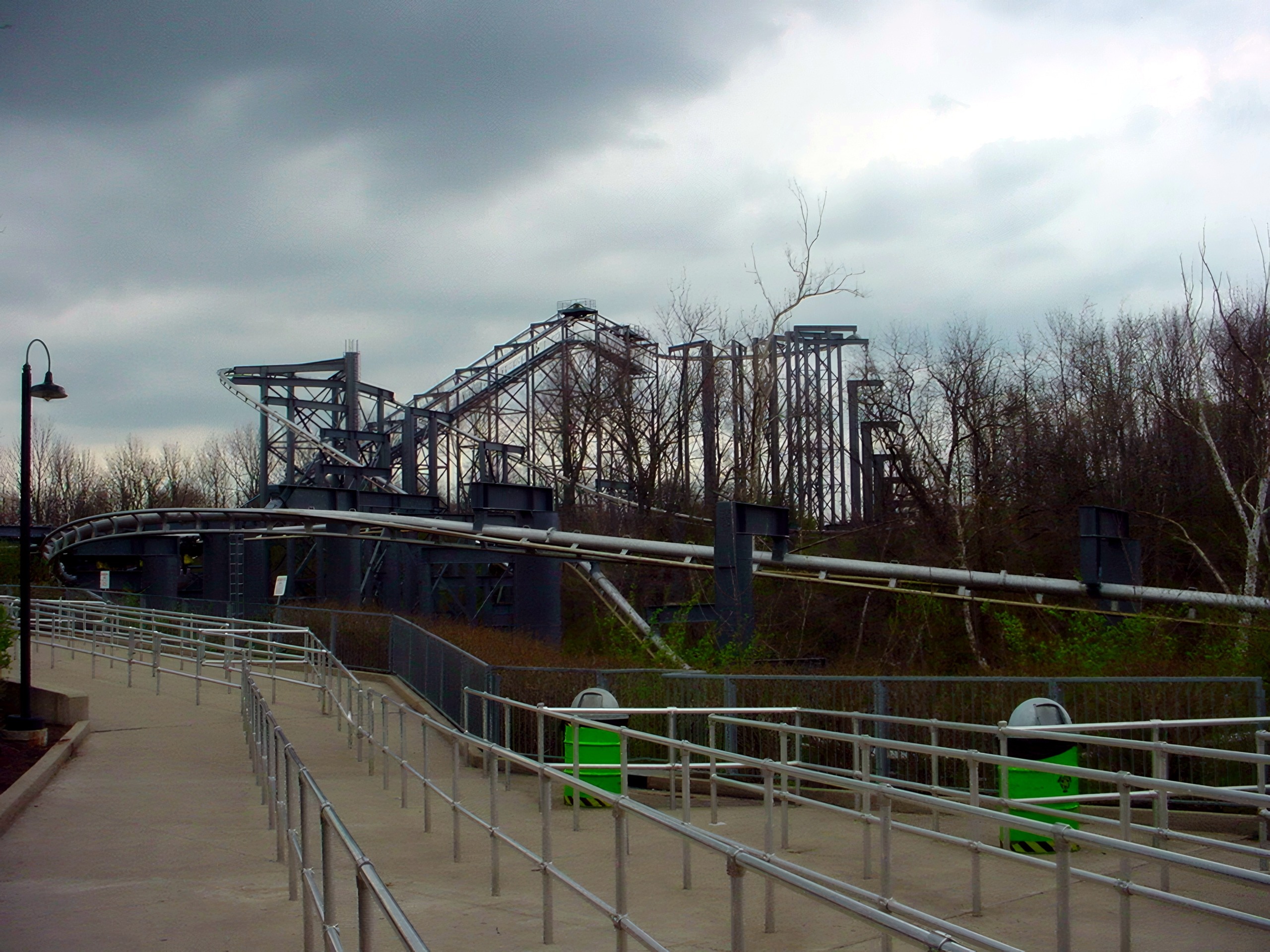 The queue switchbacks under Top Gun's track at Paramount's Kings Island, April 2002