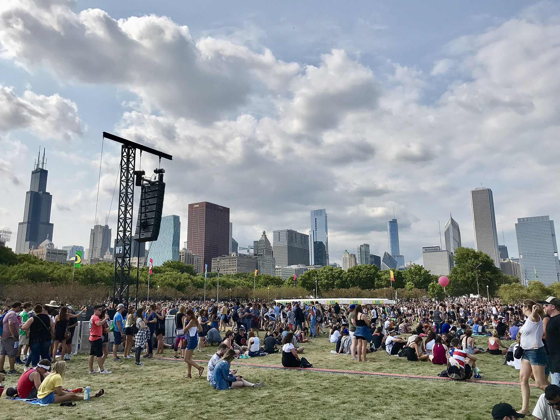 What to Bring to a Music Festival